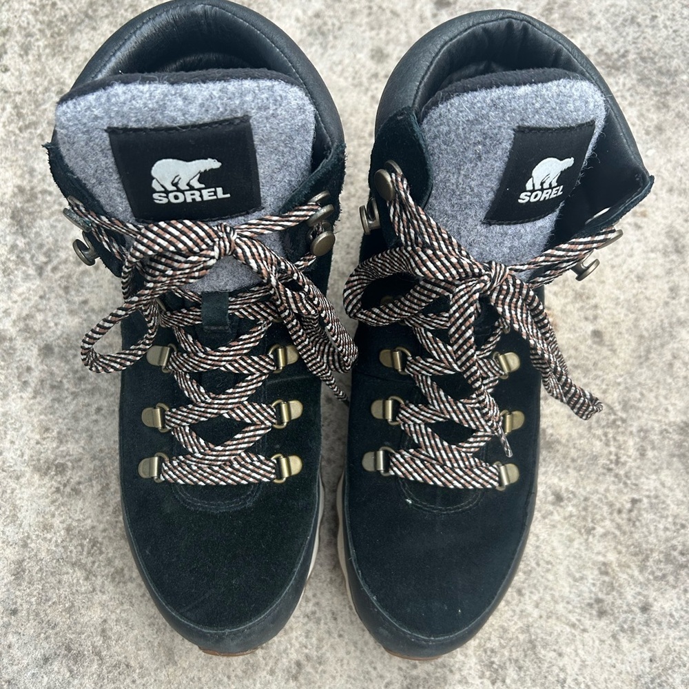 Sorel Kinetic Impact Ankle Boots, size 9.5 - Picture 5 of 13